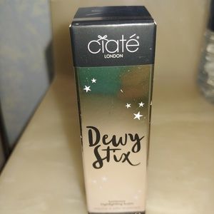 Ciate London Dewey stix